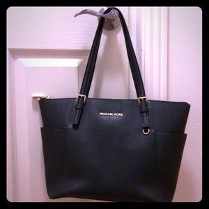 Michael Kors Jet Set Tote